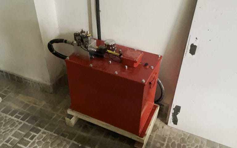 Dầu thủy lực thang máy khi nào thay
